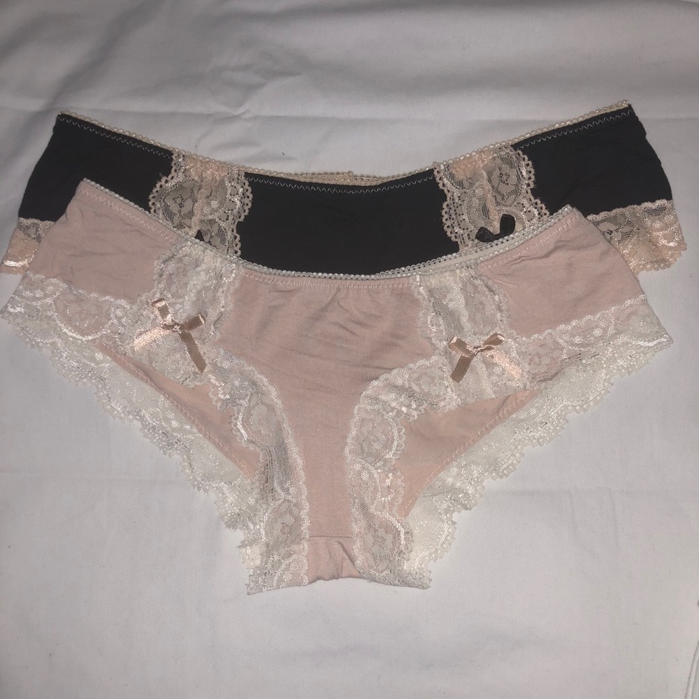 Pretty, Cheeky Underwear. Set of 2